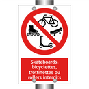 Skateboards, bicyclettes, trottinettes ou rollers interdits