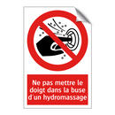 Ne pas mettre le doigt dans la buse d'un hydromassage