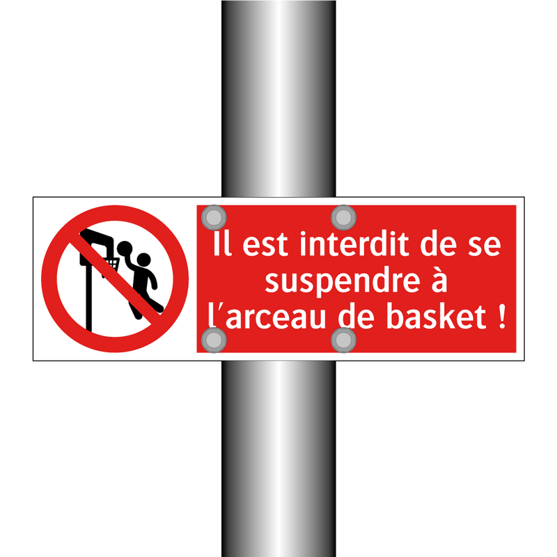 Il est interdit de se suspendre à l'arceau de basket !