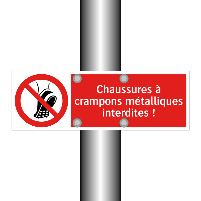 Chaussures à crampons métalliques interdites !