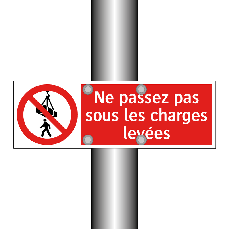 Ne passez pas sous les charges levées