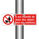 Il est interdit de jeter des objets dans les toilettes