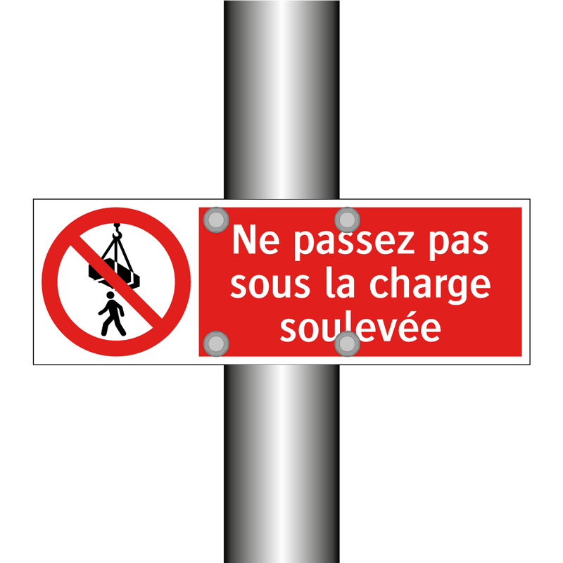 Ne passez pas sous la charge soulevée