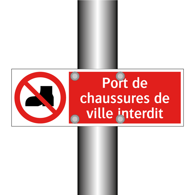 Port de chaussures de ville interdit