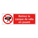 Retirez le casque de vélo en jouant