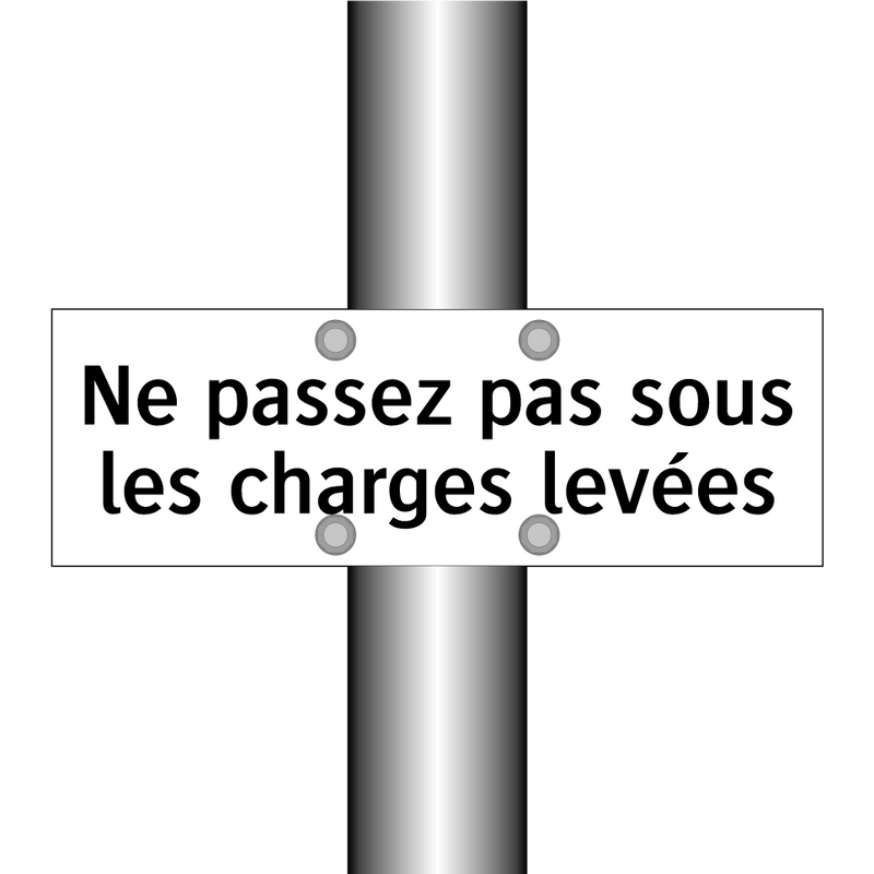 Ne passez pas sous les charges levées