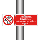 Skateboards, bicyclettes, trottinettes ou rollers interdits