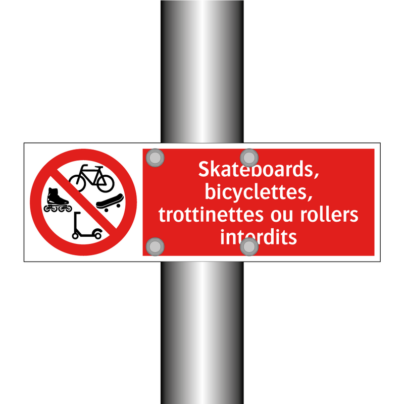Skateboards, bicyclettes, trottinettes ou rollers interdits