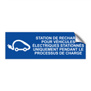 Station de recharge pour véhicules électriques stationnés uniquement pendant le processus de charge