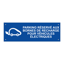 Parking réservé aux bornes de recharge pour véhicules électriques.