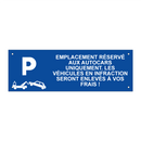 Emplacement réservé aux autocars uniquement. Les véhicules en infraction seront enlevés à vos frais !