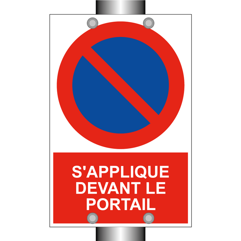 S'applique devant le portail