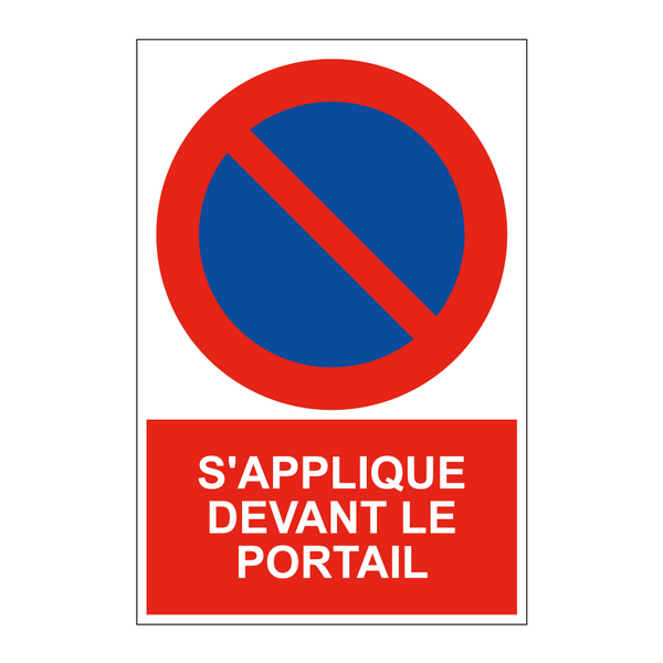 S'applique devant le portail