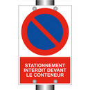 Stationnement interdit devant le conteneur