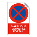 S'applique devant le portail