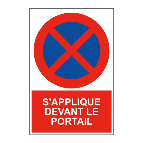 S'applique devant le portail