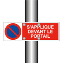 S'applique devant le portail