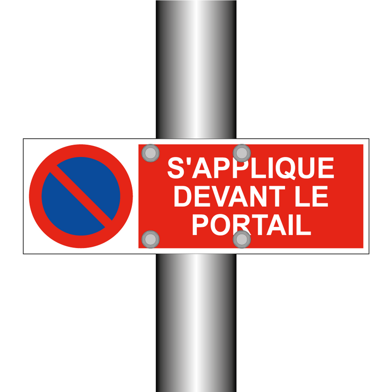 S'applique devant le portail