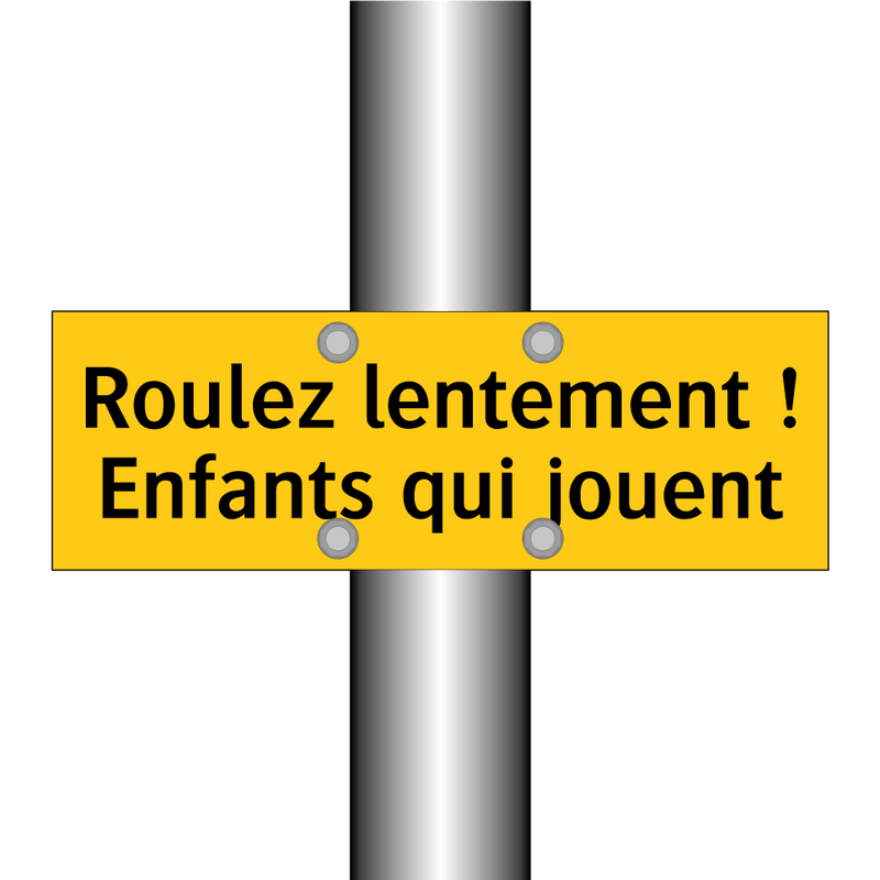 Roulez lentement ! Enfants qui jouent