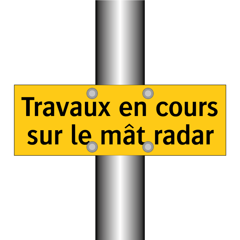 Travaux en cours sur le mât radar