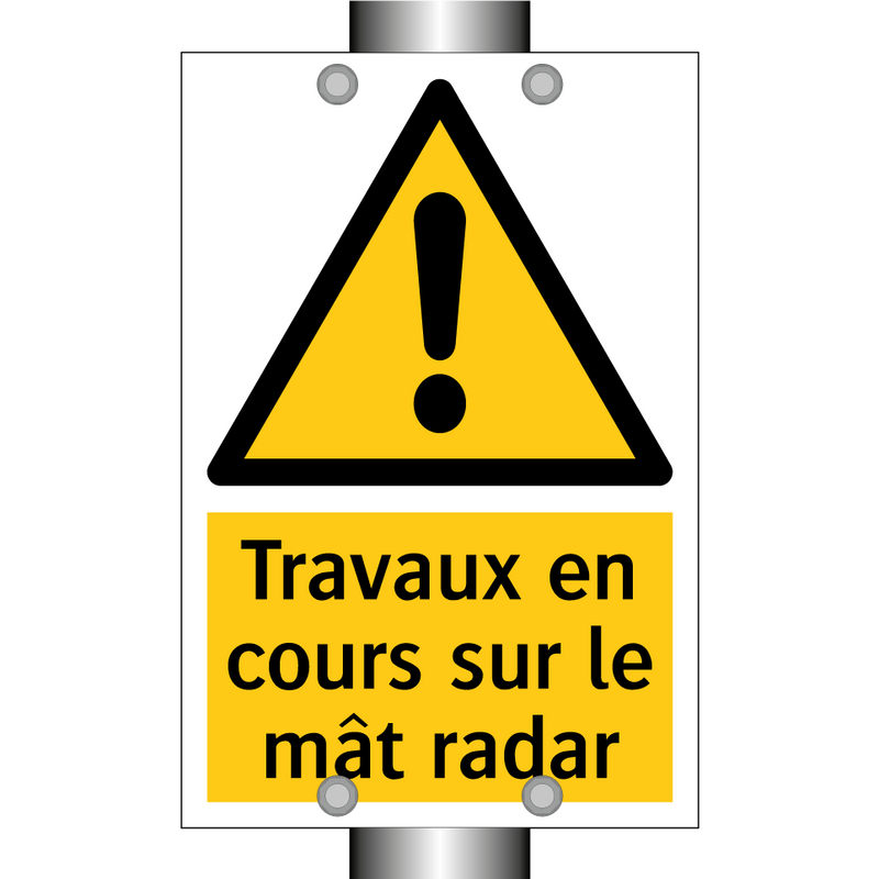 Travaux en cours sur le mât radar