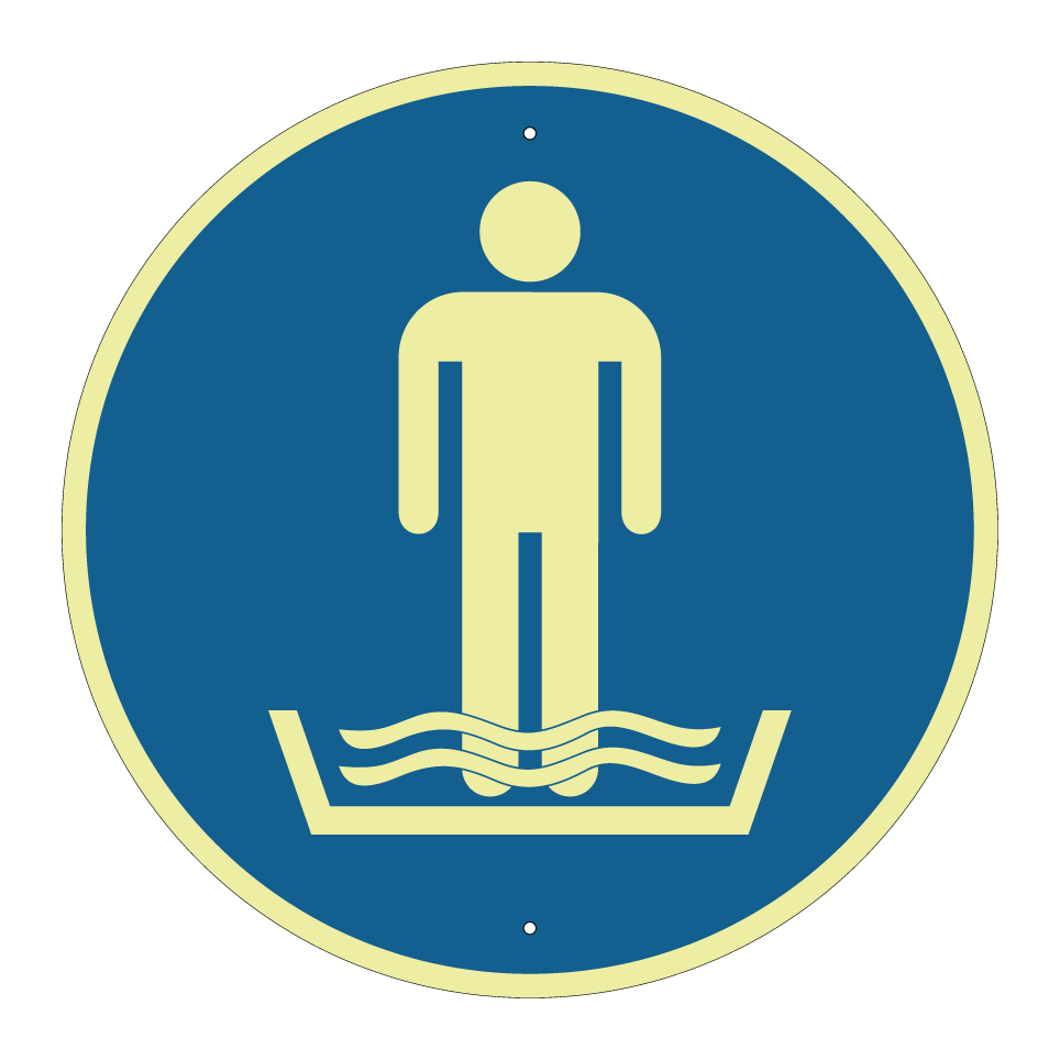 Bain de pieds obligatoire